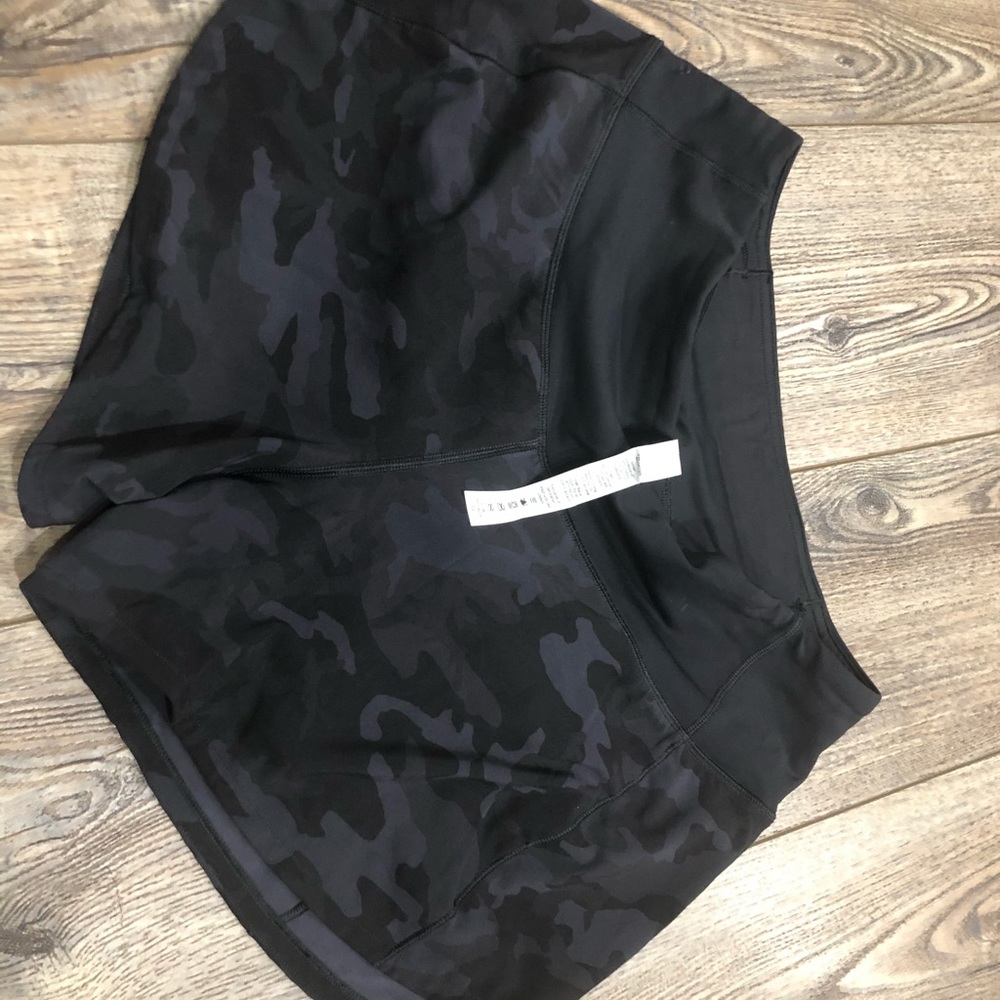 Lululemon speed up shorts- camo - size 4 (tall)